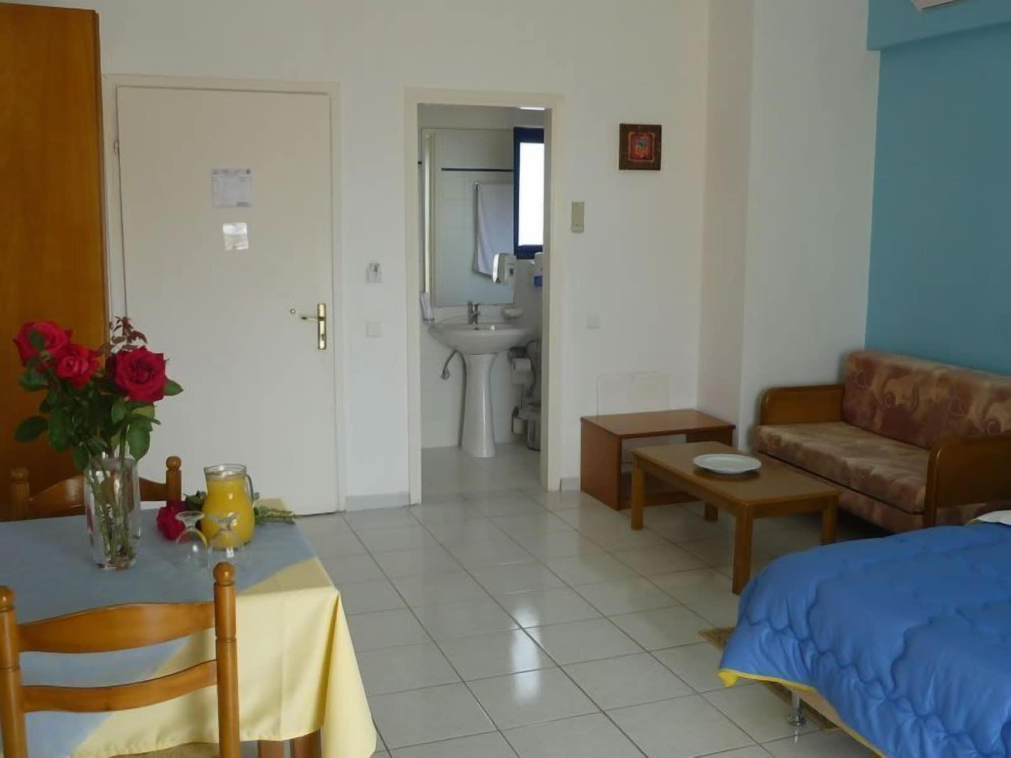 Hotel Oasis Kyparissia Exteriér fotografie