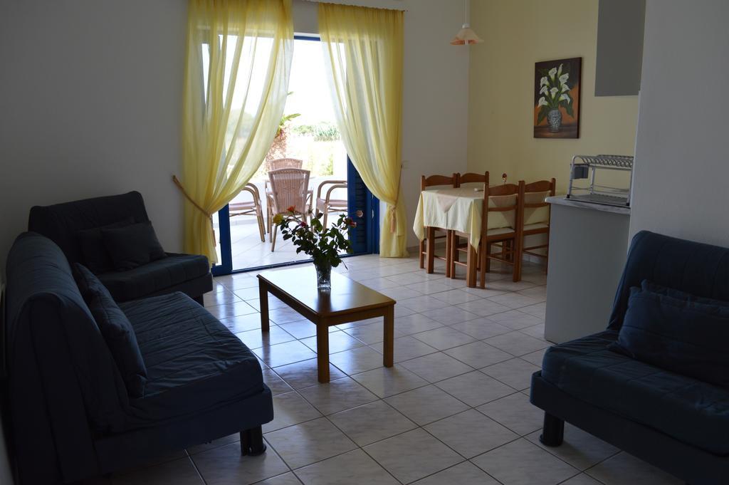 Hotel Oasis Kyparissia Exteriér fotografie