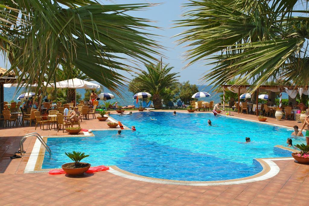 Hotel Oasis Kyparissia Exteriér fotografie