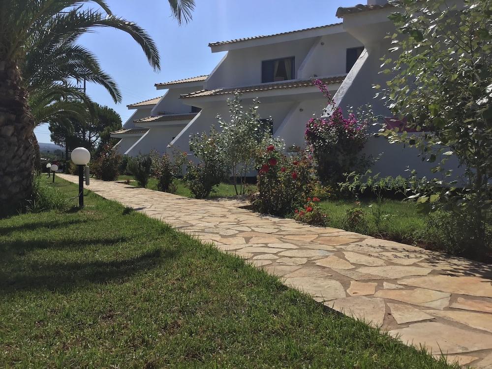 Hotel Oasis Kyparissia Exteriér fotografie