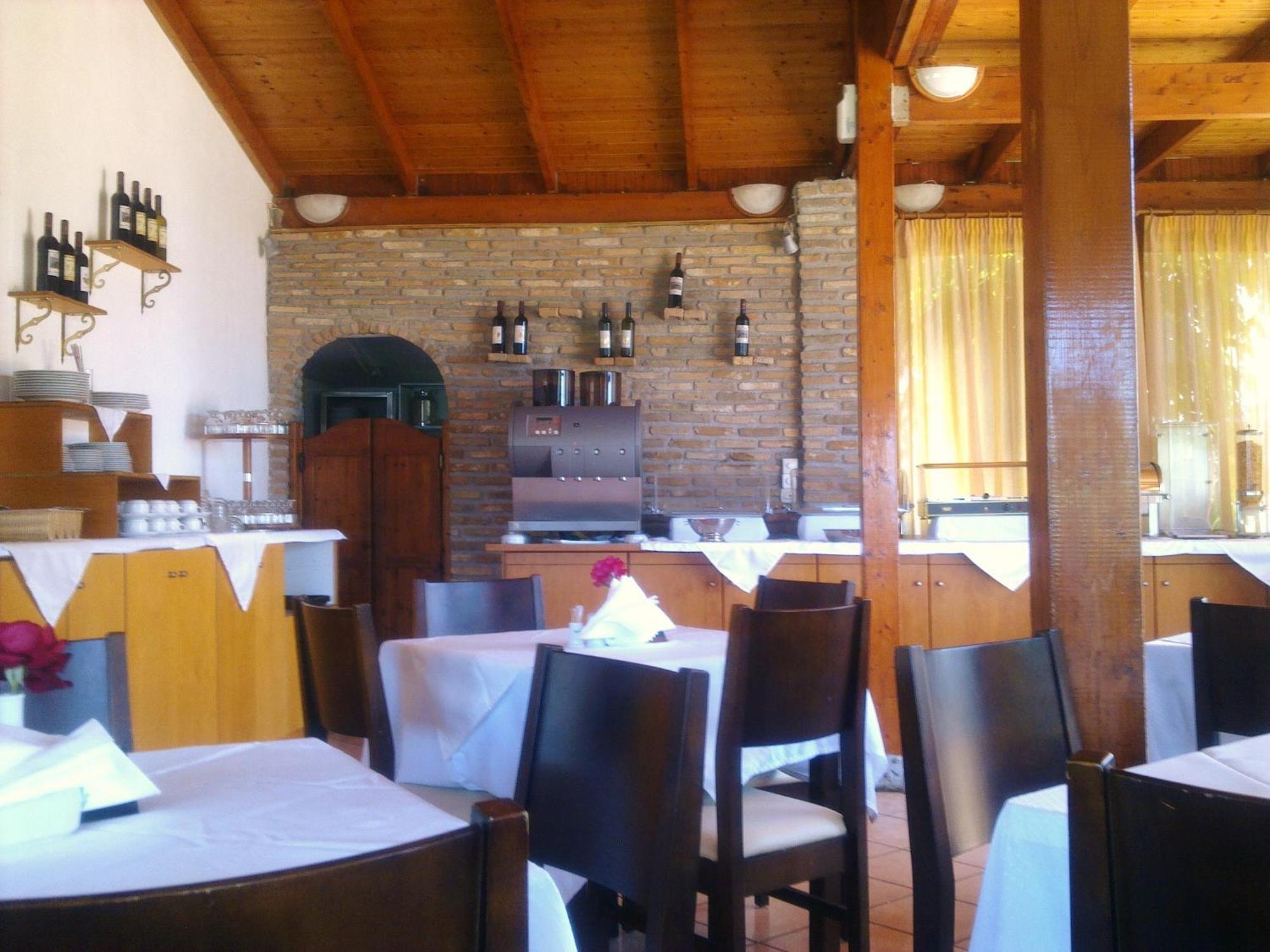 Hotel Oasis Kyparissia Exteriér fotografie