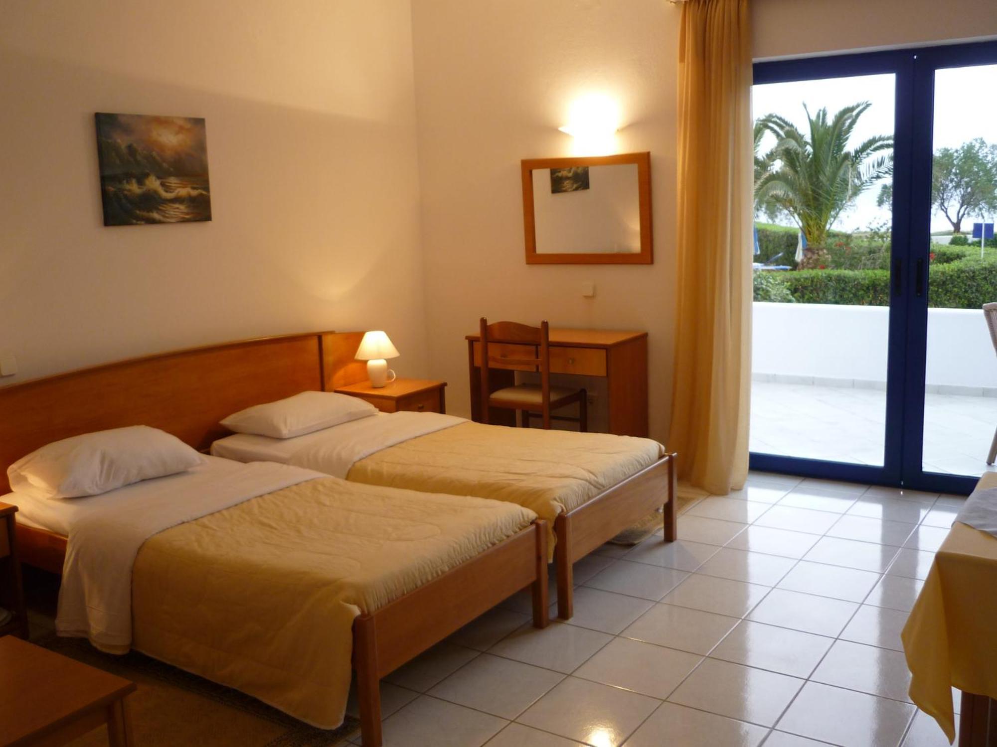 Hotel Oasis Kyparissia Exteriér fotografie