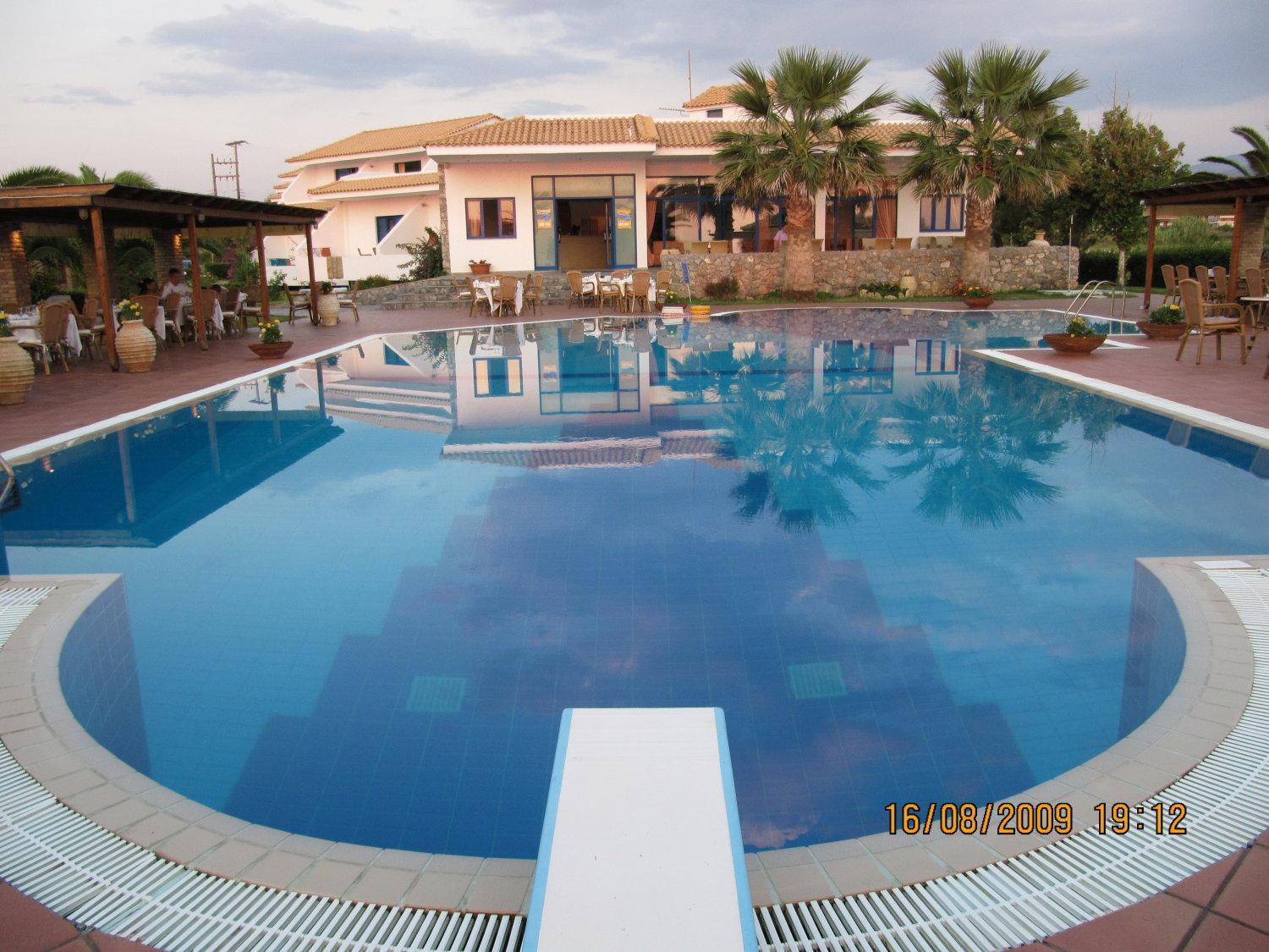 Hotel Oasis Kyparissia Exteriér fotografie