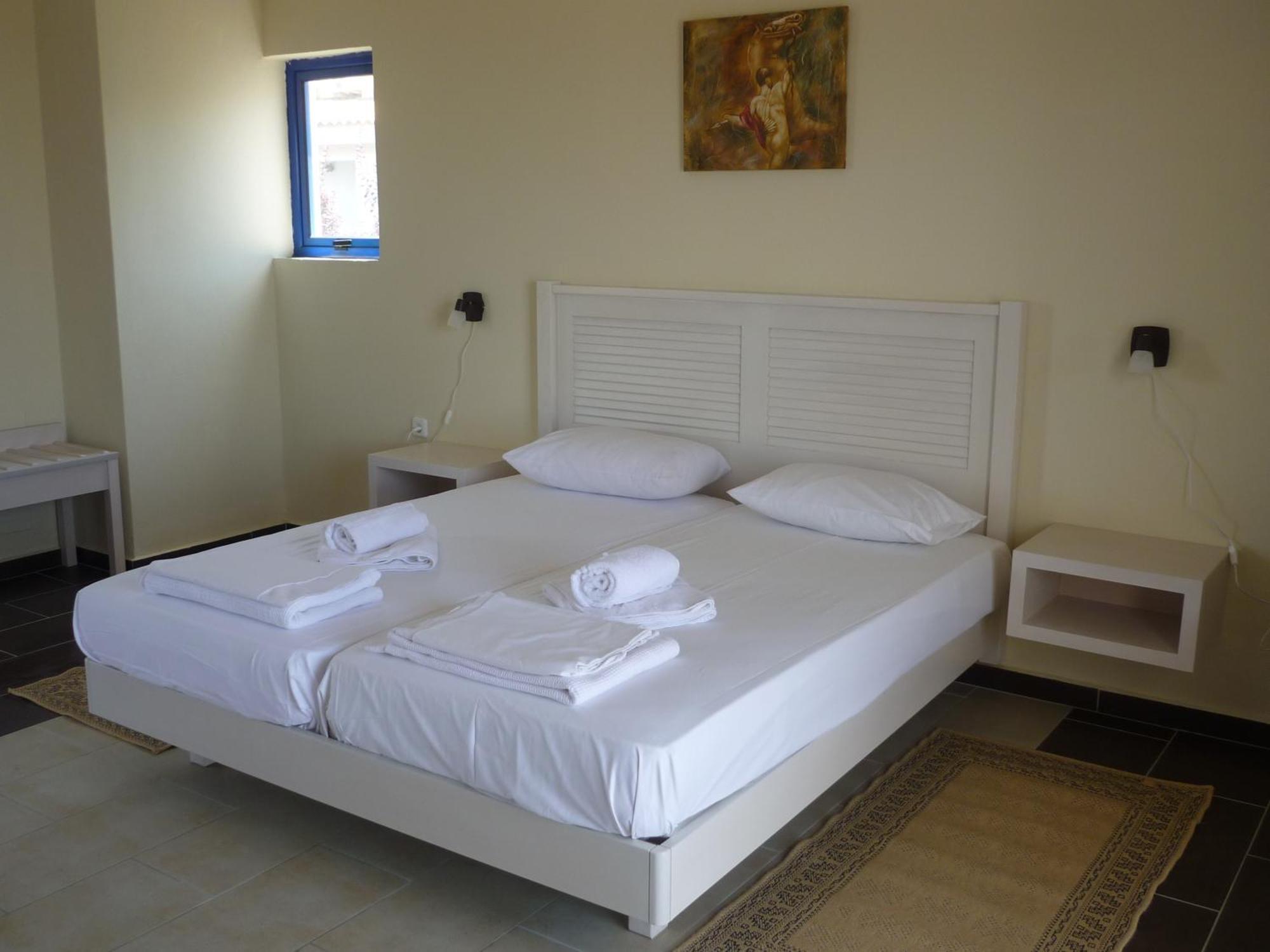 Hotel Oasis Kyparissia Exteriér fotografie