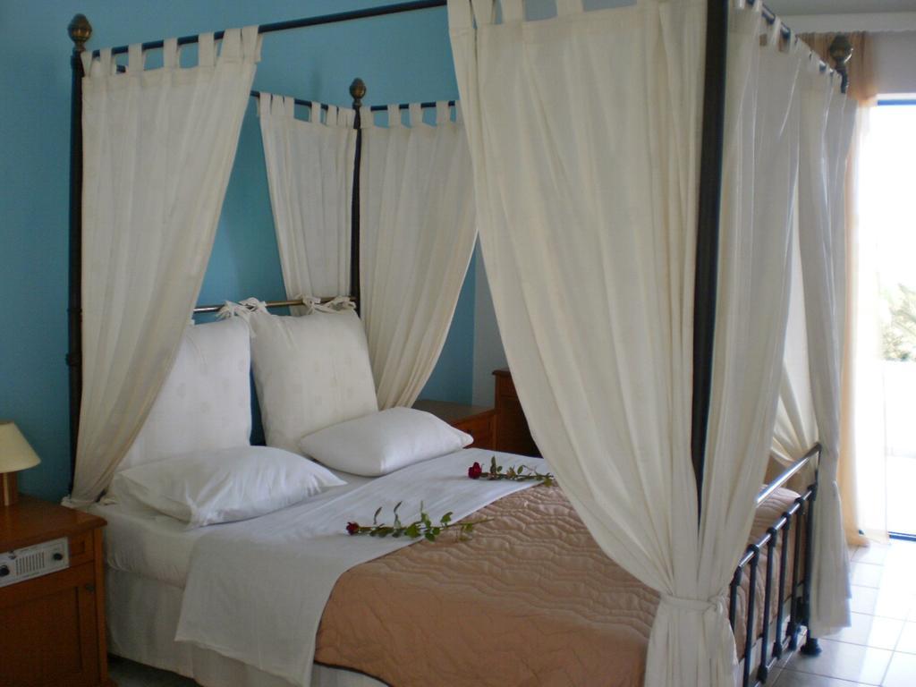 Hotel Oasis Kyparissia Exteriér fotografie