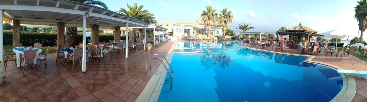 Hotel Oasis Kyparissia Exteriér fotografie